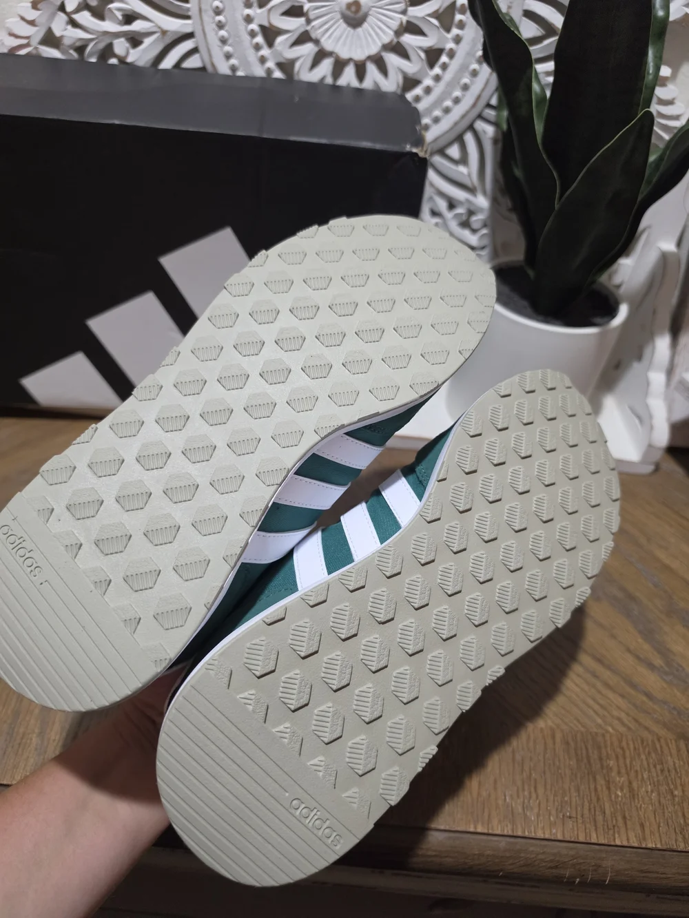 NEW Adidas Run 60s 2.0 sneakers Collegiate Green/Cloud White Mens Size 9 W/box
